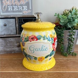 Pioneer Woman Sweet Romance Ceramic Garlic Keeper with Lid